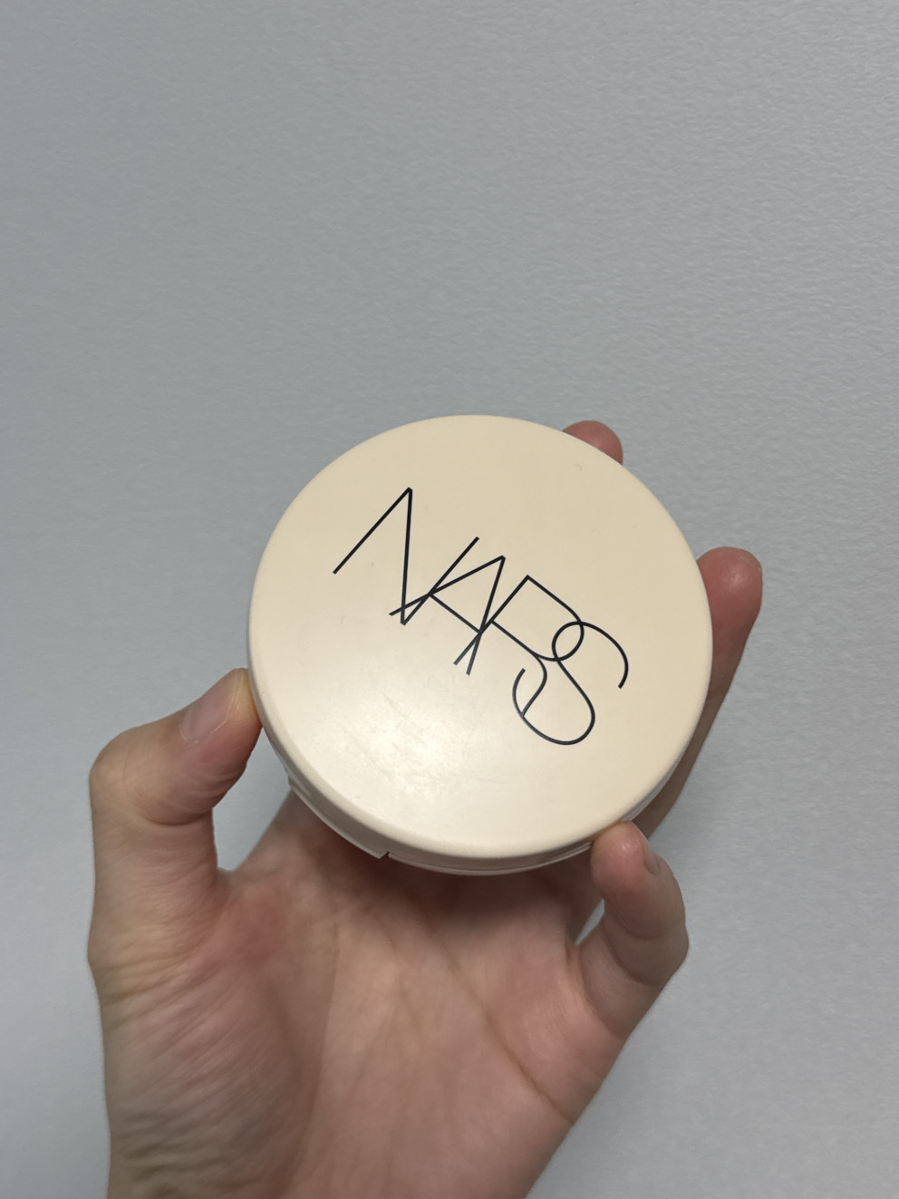 나스 퓨어 래디언트 프로텍션 아쿠아 글로우 쿠션 파운데이션 SPF23/PA++ 리뷰 이미지