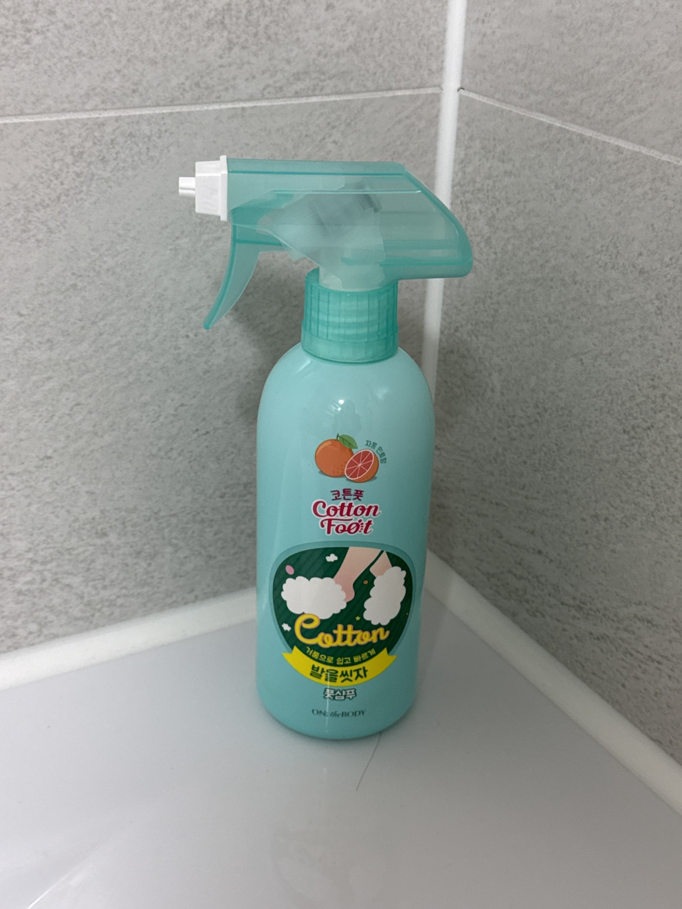 온더바디 코튼풋 발을 씻자 풋샴푸 자몽민트향 리뷰 이미지