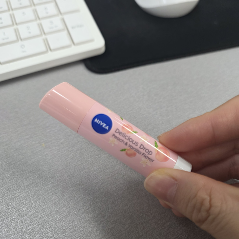 니베아 복숭아 립밤 리뷰 이미지