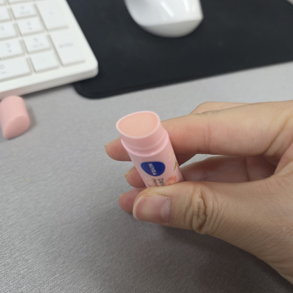 니베아 복숭아 립밤 리뷰 이미지