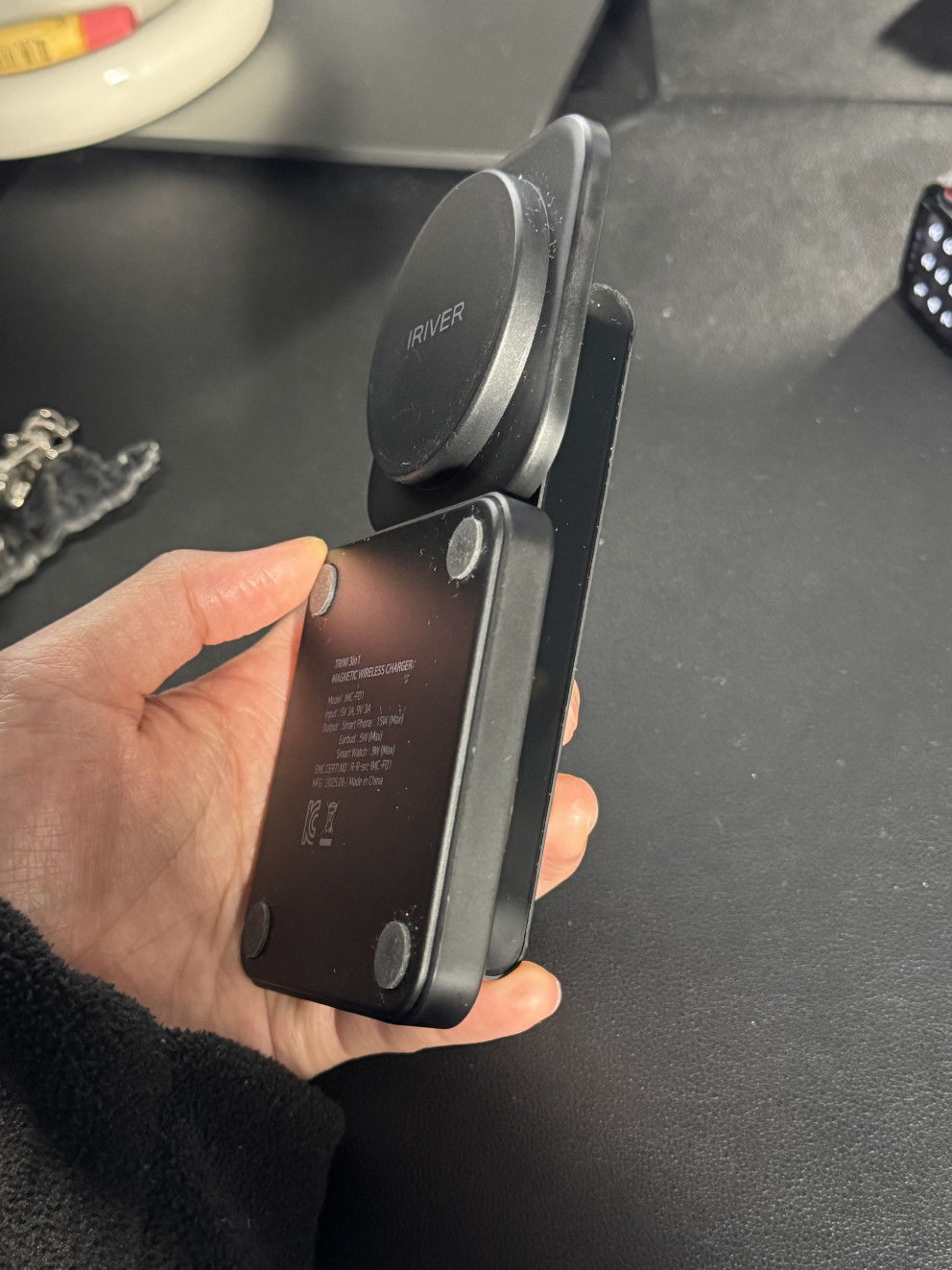 아이리버 트리니 3in1 마그네틱 무선 충전기 리뷰 이미지