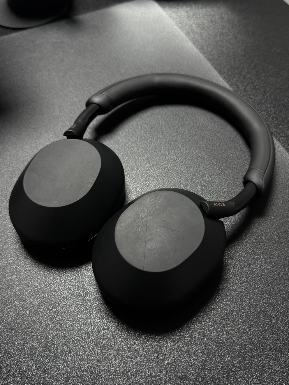 소니 WH-1000XM5 무선 노이즈 캔슬링 헤드폰 리뷰 이미지