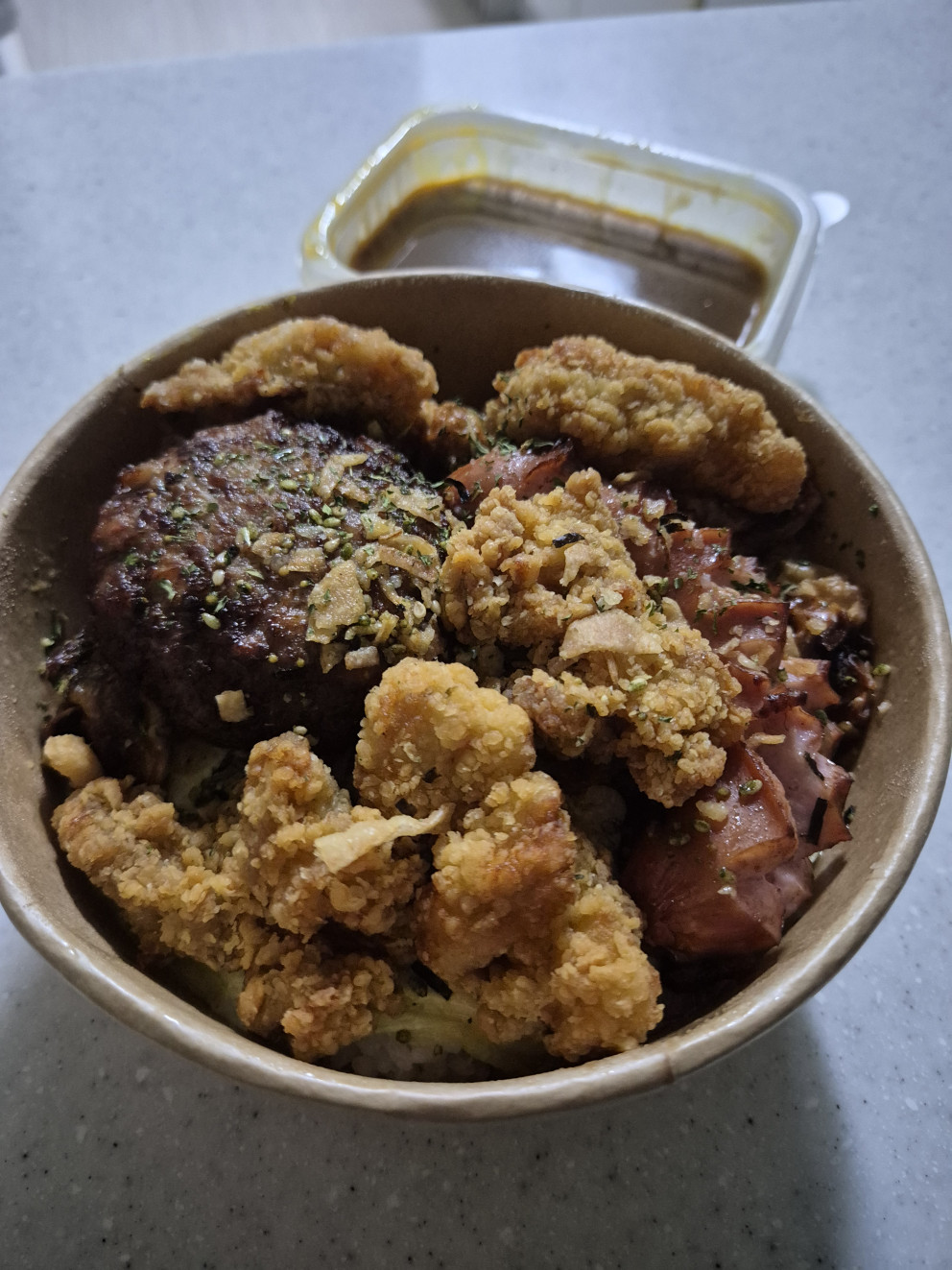 나는카레&오믈렛 트위스트에그 함박+소세지 일식카레 오믈렛 리뷰 이미지