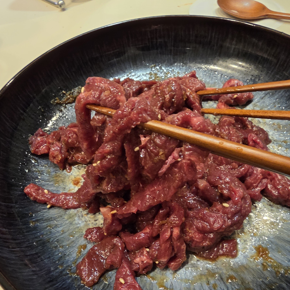 바라던 육회 리뷰 이미지