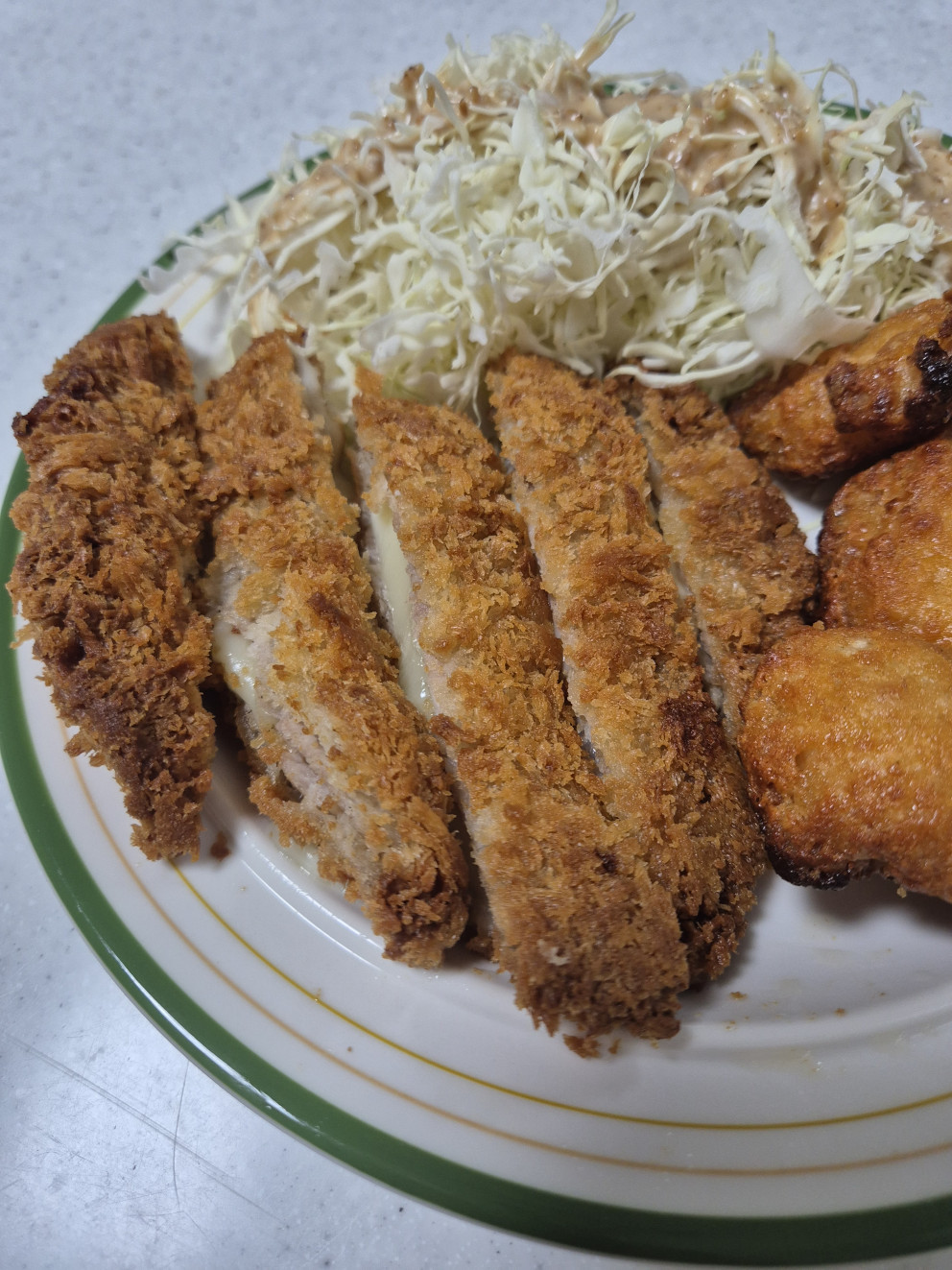 고메 모짜렐라 돈카츠 리뷰 이미지