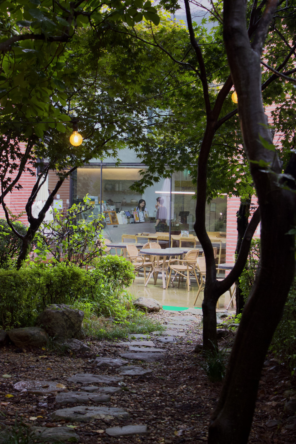 뒤란 리뷰 이미지