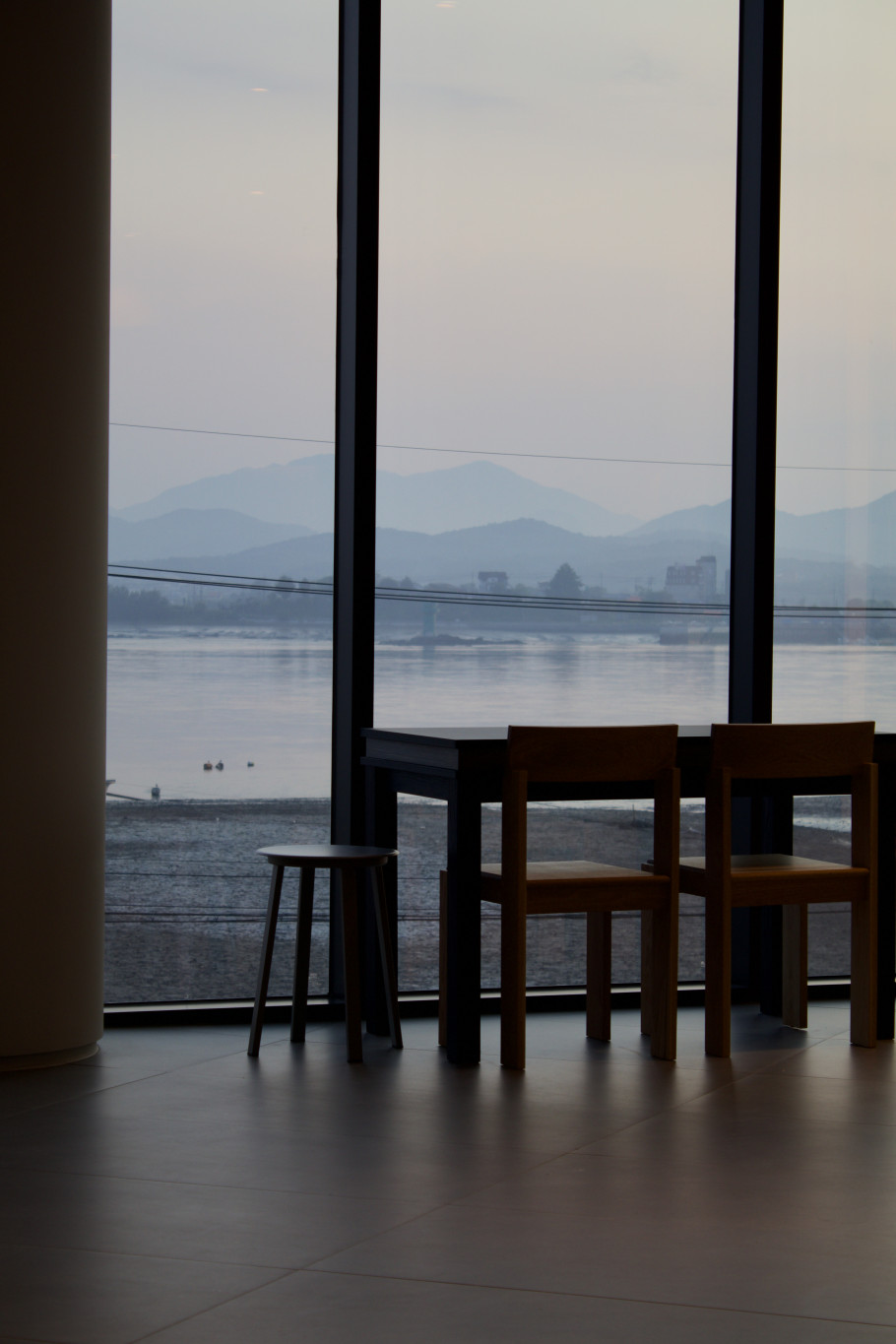 언캐니 리뷰 이미지