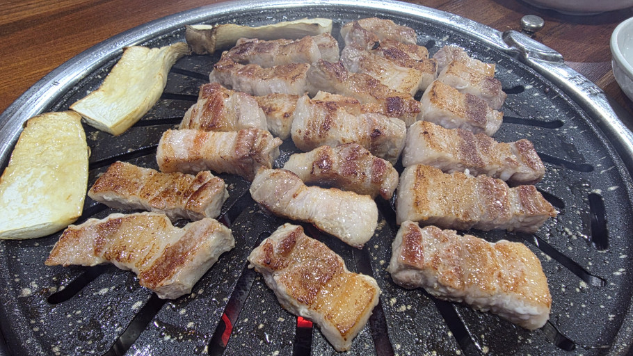 황금돼지 리뷰 이미지