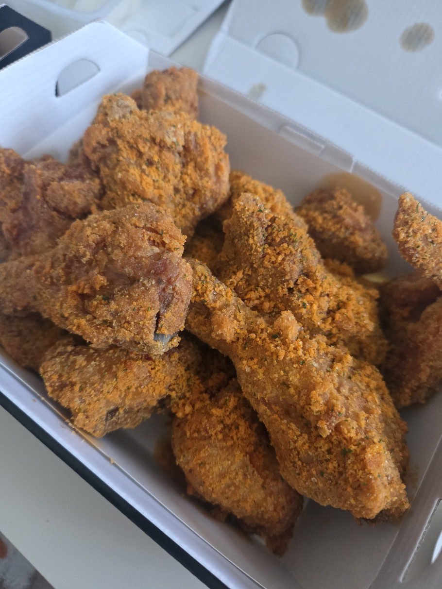 BBQ 뿜치킹 리뷰 이미지